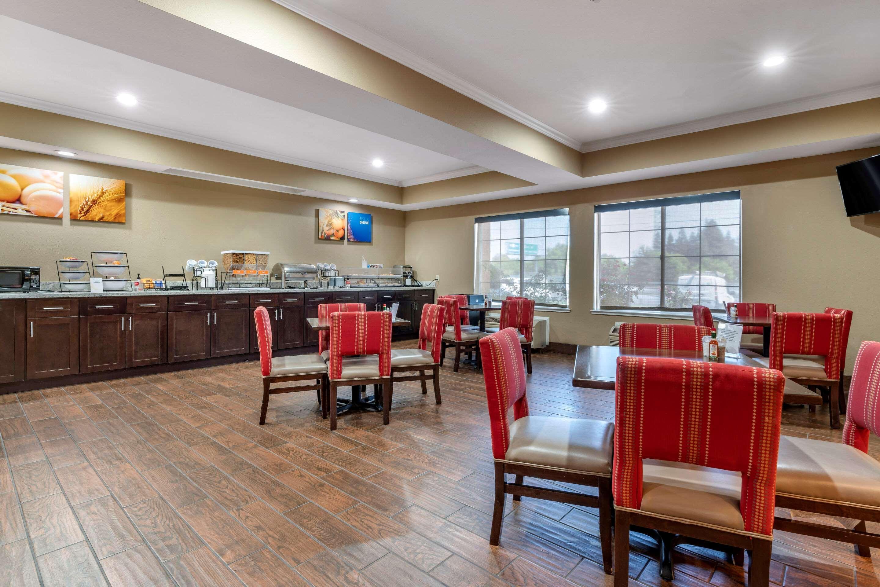 Comfort Inn & Suites Sacramento - University Area المظهر الخارجي الصورة