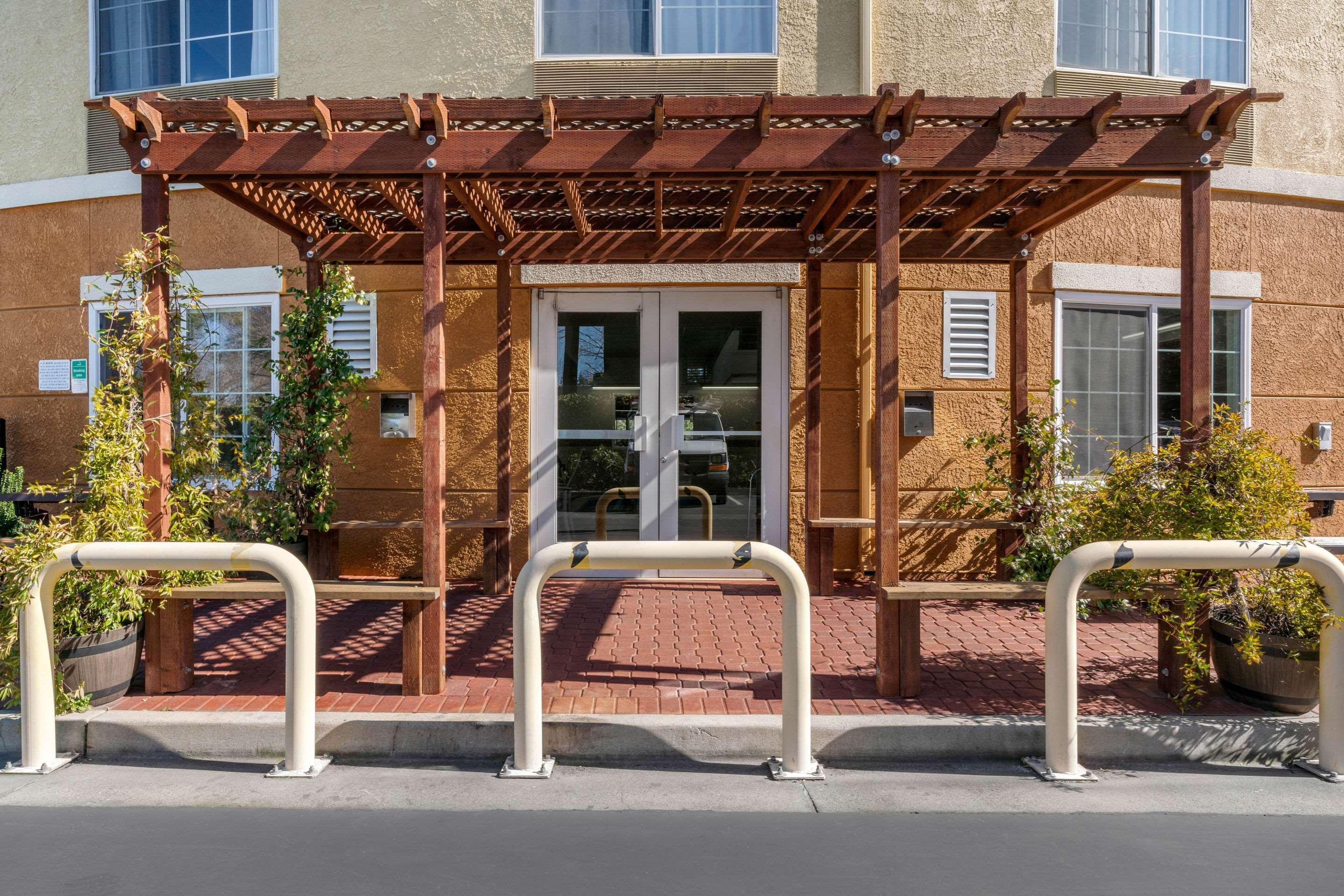 Comfort Inn & Suites Sacramento - University Area المظهر الخارجي الصورة