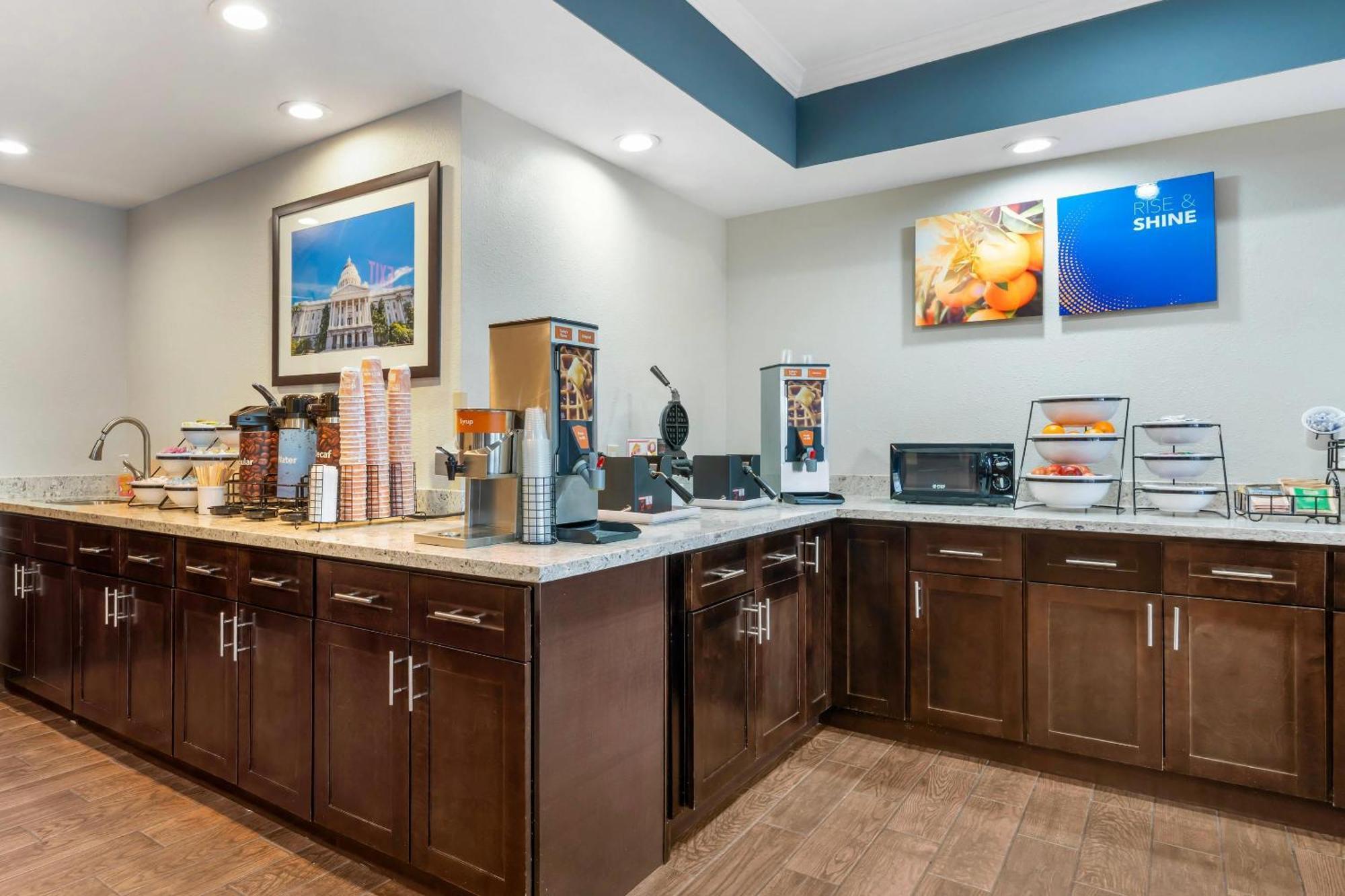 Comfort Inn & Suites Sacramento - University Area المظهر الخارجي الصورة