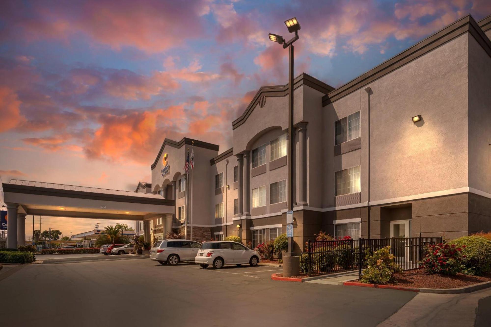 Comfort Inn & Suites Sacramento - University Area المظهر الخارجي الصورة